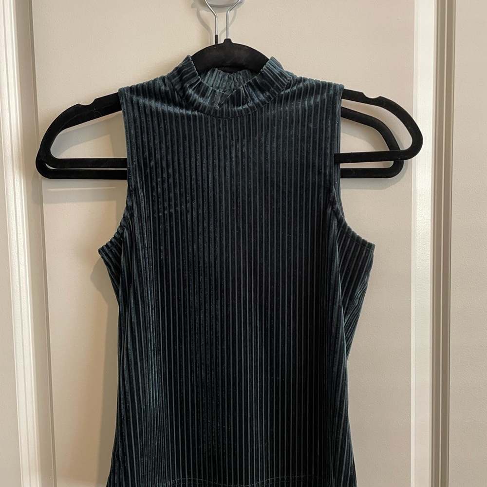 Sleeveless Velvet Halter Top - Dark Green